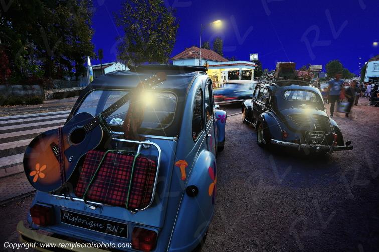 Citro�n 2 CV Renault 4CV Embouteillage de Lapalisse Route Nationale 7 Allier Auvergne Rh�ne-Alpes France www.remylacroixphoto.com