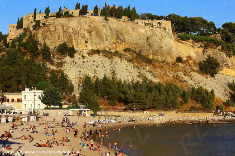 Cassis Plage Bouches du Rh�ne Provence Alpes C�te d'Azur France www.remylacroixphoto.com