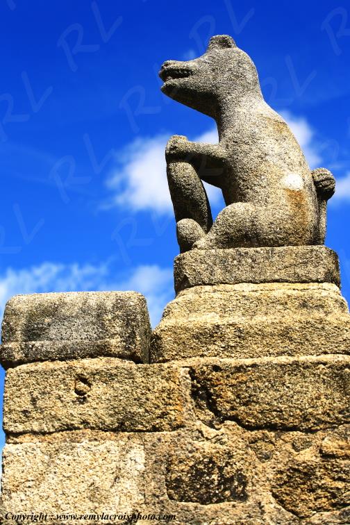 Masgot Village sculpt� Creuse Limousin Nouvelle Aquitaine France www.remylacroixphoto.com