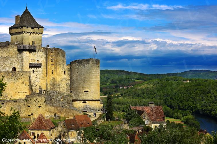 Castelnaud la Chapelle Dordogne river Dordogne Aquitaine France www.remylacroixphoto.com