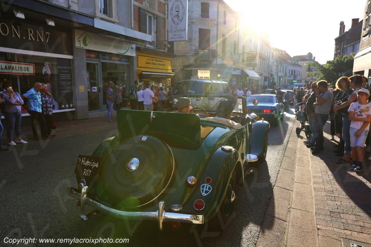 Citro�n Cabriolet Traction Avant 11 L Embouteillage de Lapalisse Route Nationale 7 Allier Auvergne Rh�ne-Alpes France www.remylacroixphoto.com