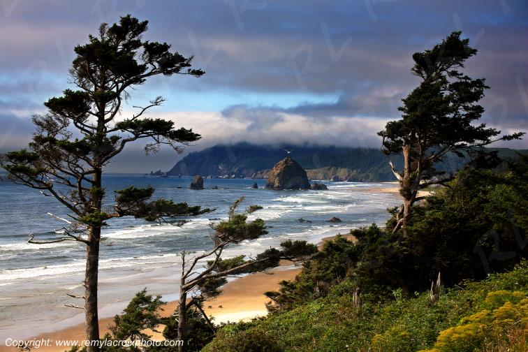Haystade Rock Cannon Beach Pacific Oregon USA www.remylacroixphoto.com