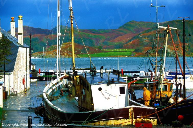 Crinan Harbor channel Highlands �cosse Scotland Grande-Bretagne Great Britain