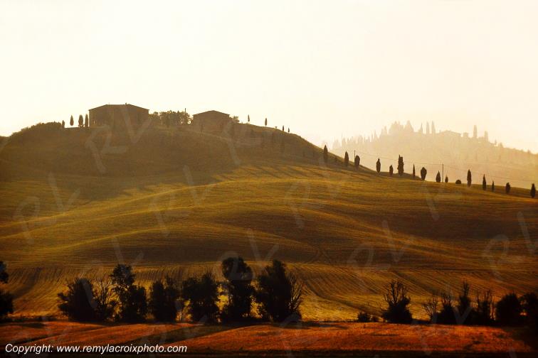 Crete Senesi Val d'Orcia Tuscany Italy Toscane Italie www.remylacroixphoto.com