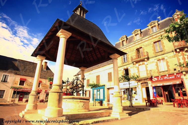 Henrichemont place Henri IV Cher Berry Centre Val de Loire France