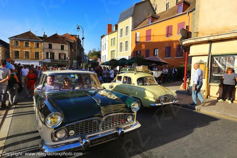 Simca Vedette Chambord Beaulieu Embouteillage de Lapalisse Route Nationale 7 Allier Auvergne Rh�ne-Alpes France www.remylacroixphoto.com
