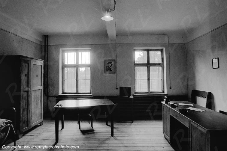 Auschwitz Birkenau camp de concentration Bureau des gardes nazis Haute-Sil�sie Pologne www.remylacroixphoto.com