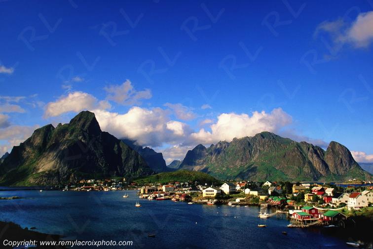 Reine Moskenesoy Island Lofoten Norv�ge Norway www.remylacroixphoto.com