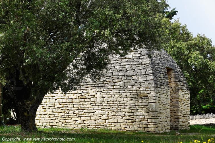 Gordes Lub�ron Vaucluse Provence Alpes C�te d'Azur PACA France www.remylacroixphoto.com