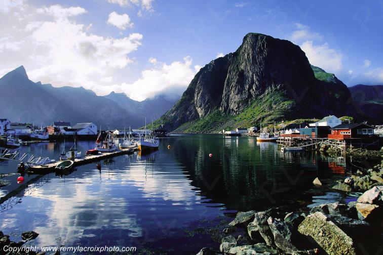 Hamnoy Moskenesoy Island Lofoten Norv�ge Norway www.remylacroixphoto.com