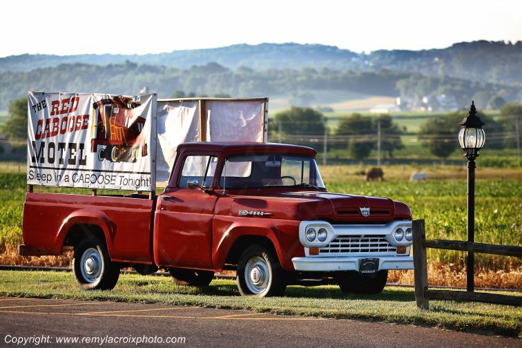 Lancaster Dutch County Amish Strasburg Pick-up Ford F100 1960 Pennsylvania Pennsylvanie USA ww.remylacroixphoto.com