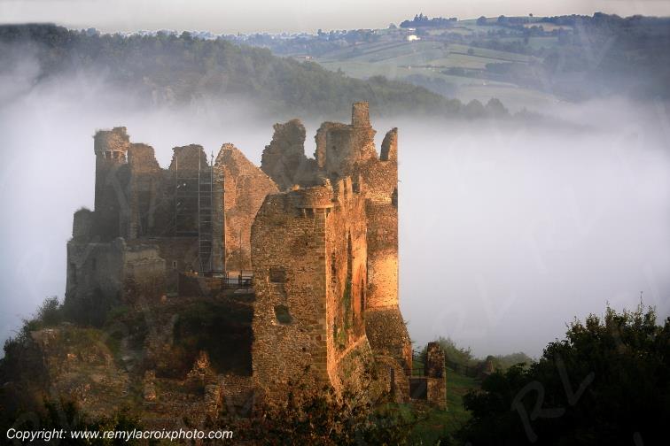 Ch�teau Rocher val de Sioule Puy de D�me Auvergne Rh�ne-Alpes France www.remylacroixphoto.com