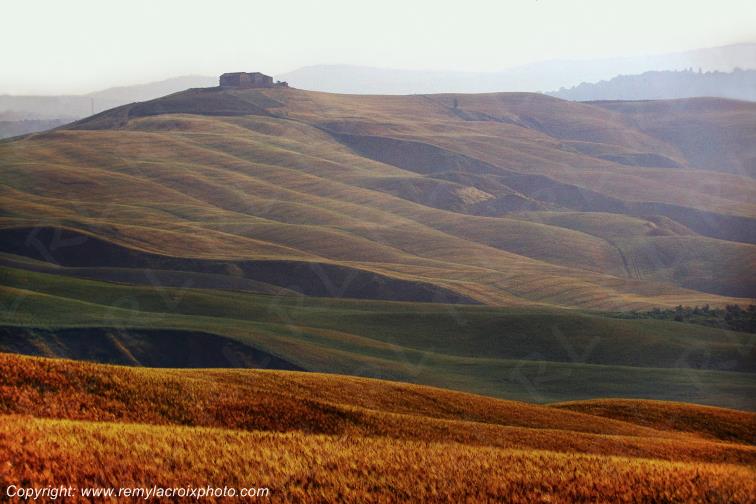 Crete Senesi Val d'Orcia Tuscany Italy Toscane Italie www.remylacroixphoto.com