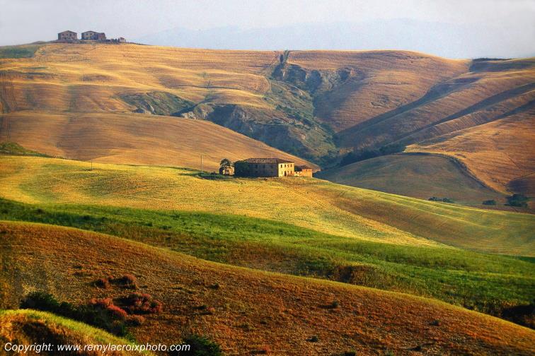 Crete Senesi Val d'Orcia Tuscany Italy Toscane Italie www.remylacroixphoto.com