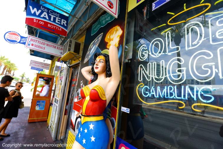 Wonder Woman Las Vegas Boulevard Gold & Silver Pawn Shop Las Vegas Nevada USA www.remylacroixphoto.com