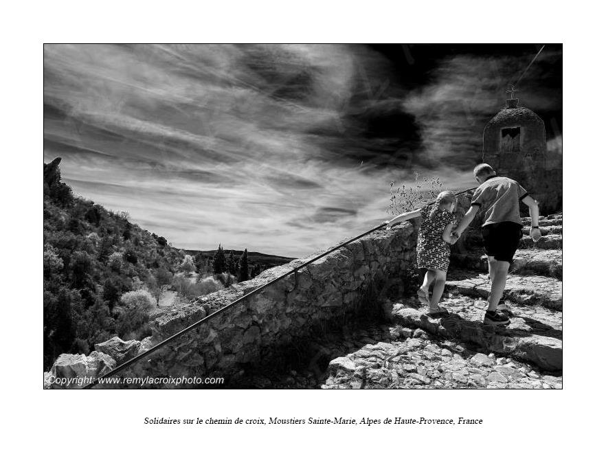 Moustiers-Sainte-Marie Alpes de Haute-Provence France www.remylacroixphoto.com