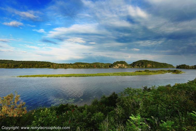 Outaouais River Campbell's Bay Qu�bec Canada www.remylacroixphoto.com