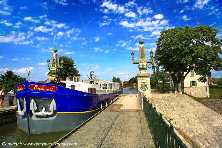 Pont-canal de Briare Loiret Centre Val de Loire France www.remylacroixphoto.com
