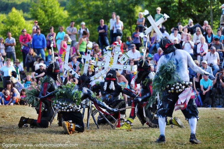 Danse avec la Loue Pow-wow Apaches Chiricahuas Gans Dancers Ornans vall�e de la Loue Doubs Bourgogne Franche Comt� France www.remylacroixphoto.com