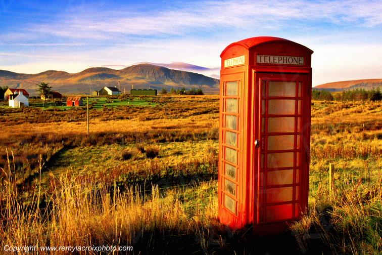 Red phone box Staffin Ecosse Scotland Great-Britain Grande-Bretagne