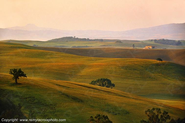 Crete Senesi Val d'Orcia Tuscany Italy Toscane Italie www.remylacroixphoto.com