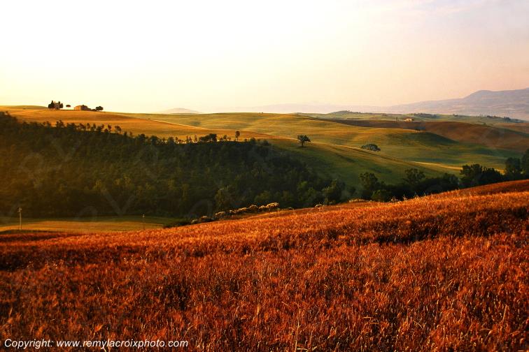 Crete Senesi Val d'Orcia Tuscany Italy Toscane Italie www.remylacroixphoto.com