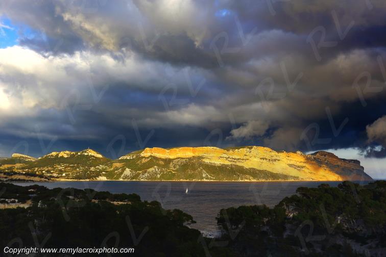 Cap Canaille Calanque de Port-Miou Cassis Bouches du Rh�ne Provence Alpes C�te d'Azur France www.remylacroixphoto.com