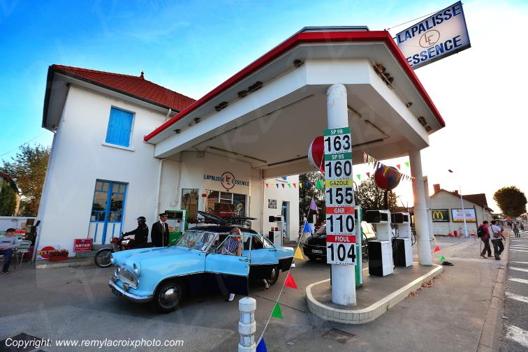 Simca Ariane 4 Embouteillage de Lapalisse Route Nationale 7 Allier Auvergne Rh�ne-Alpes France www.remylacroixphoto.com