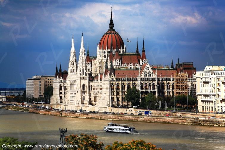 Budapest Parlement Danube Hongrie Hungary www.remylacroixphoto.com