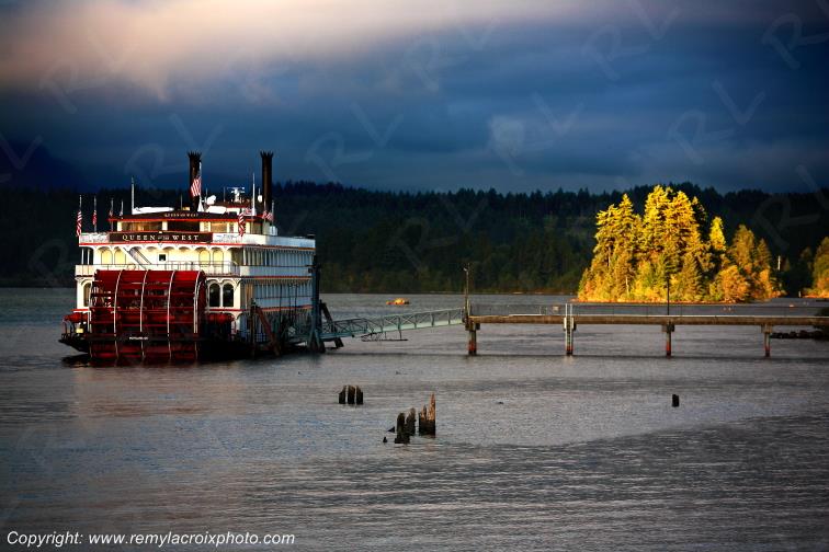 Steamboat Stevenson Columbia River Washington USA www.remylacroixphoto.com