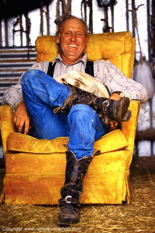 Cow-boy Mike Pope Ranch  Big Bend Texas USA www.remylacroixphoto.com