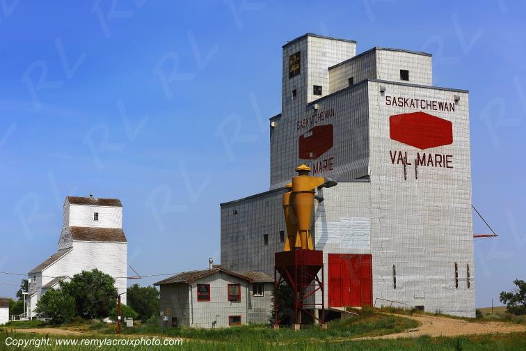 Val Marie Mills Silos Saskatchewan Great Plains Grandes Plaines Canada www.remylacroixphoto.com