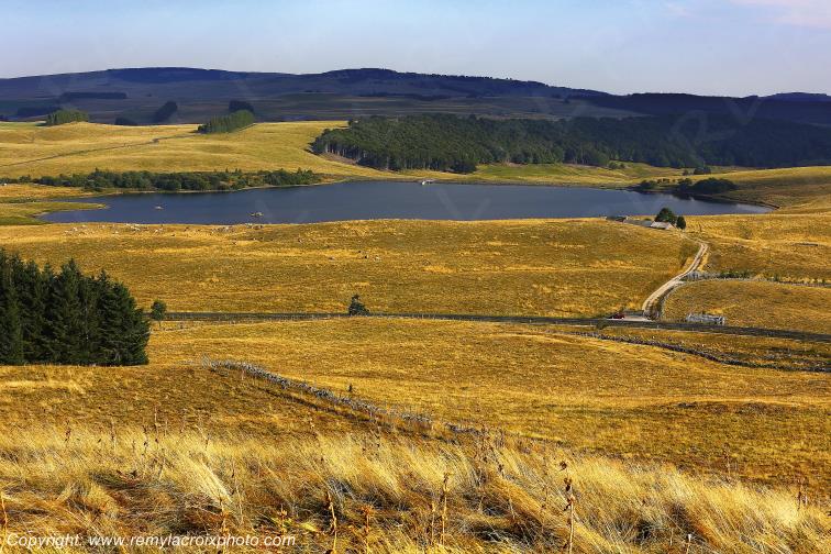 Lac des Moines Aubrac Aveyron Occitanie France www.remylacroixphoto.com