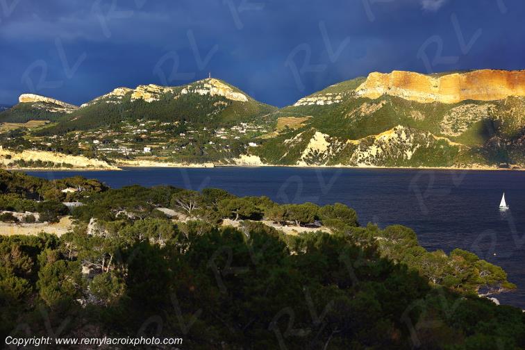 Cap Canaille Calanque de Port-Miou Cassis Bouches du Rh�ne Provence Alpes C�te d'Azur France www.remylacroixphoto.com