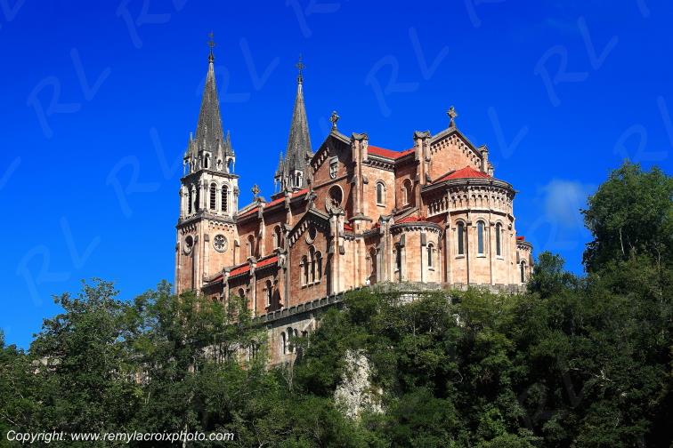 Covadonga sanctuaire Asturies Espagne Spain Espana