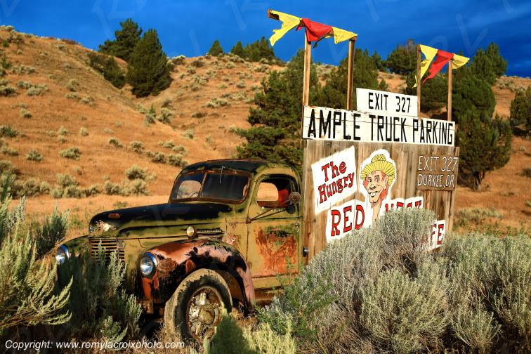 International truck Pleasant Valley Oregon USA www.remylacroixphoto.com