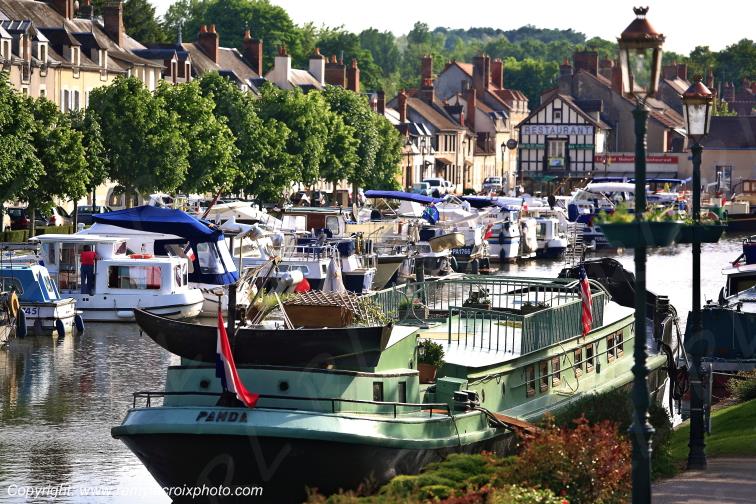 Briare port de plaisance Loire river Loiret Centre Val de Loire France www.remylacroixphoto.com