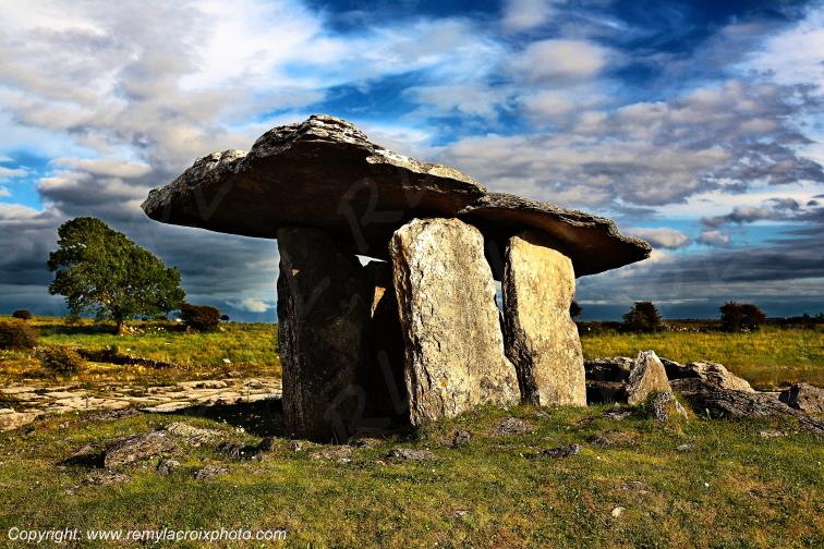 Dolmen Carran Burren Clare Irlande Ireland www.remylacroixphoto.com