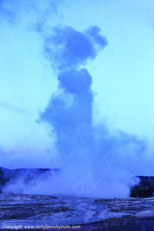 Old Faithful Yellowstone National Park Wyoming USA www.remylacroixphoto.com