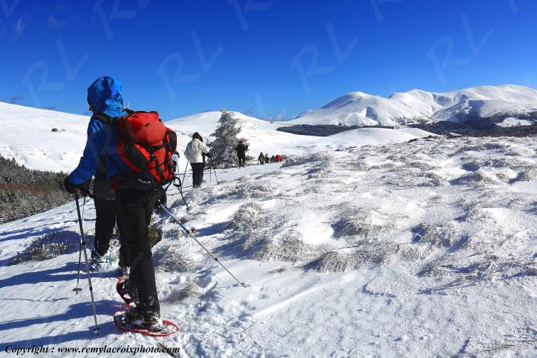 Lac de Gu�ry randonn�e raquettes Puy de D�me Auvergne Rh�ne-Alpes France www.remylacroixphoto.com