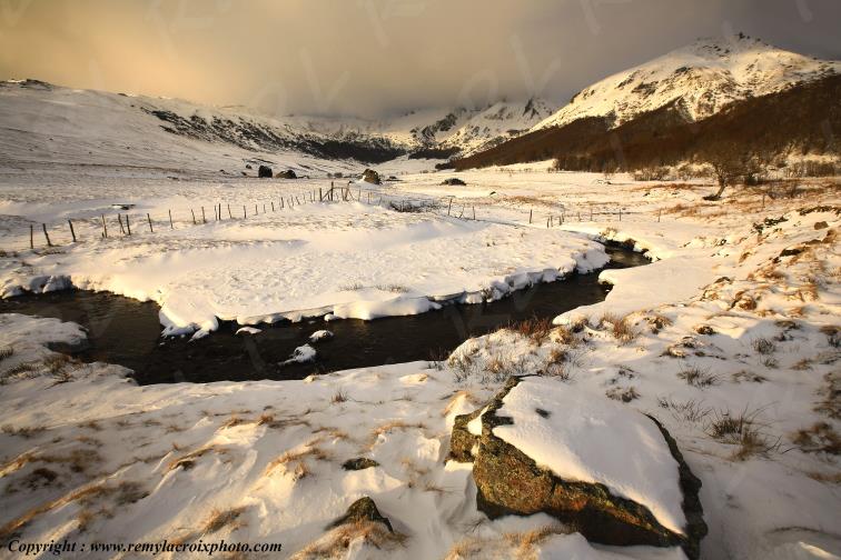 Vall�e glaci�re de la Fontaine Sal�e Puy de D�me Auvergne Rh�ne-Alpes France www.remylacroixphoto.com